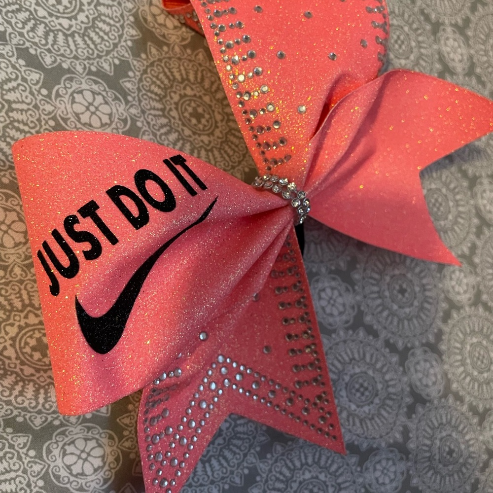 nike cheer bow!